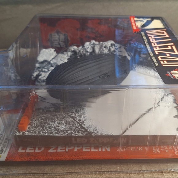 LED ZEPPELIN 3D ALBUM COVER Poster Wall Art Pop culture by McFarlane NEW - Picture 2 of 5